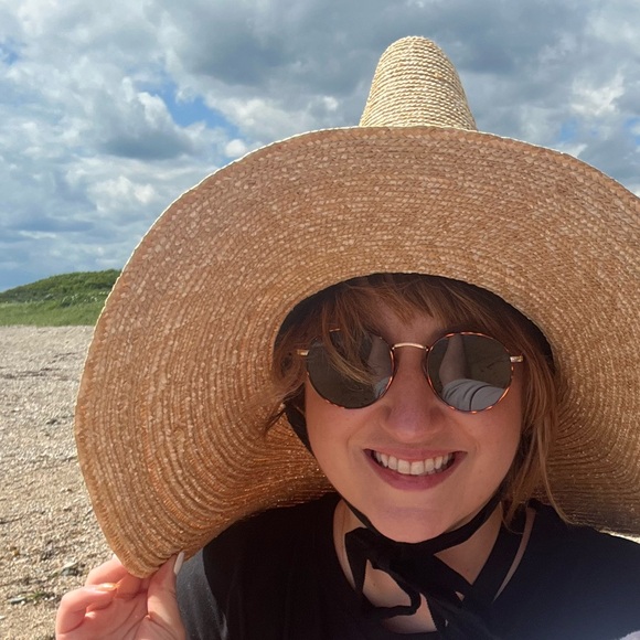 Meet your Posher, Britta - Picture 1 of 1